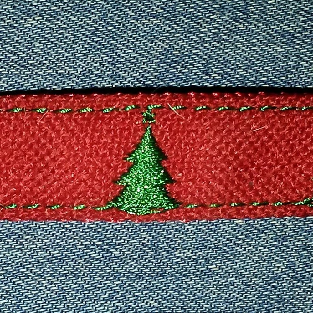 TOP PAW DOG COLLAR M (NECK SIZE 13''-18'')HOLIDAY COLLECTION RED W/ GREEN PINE